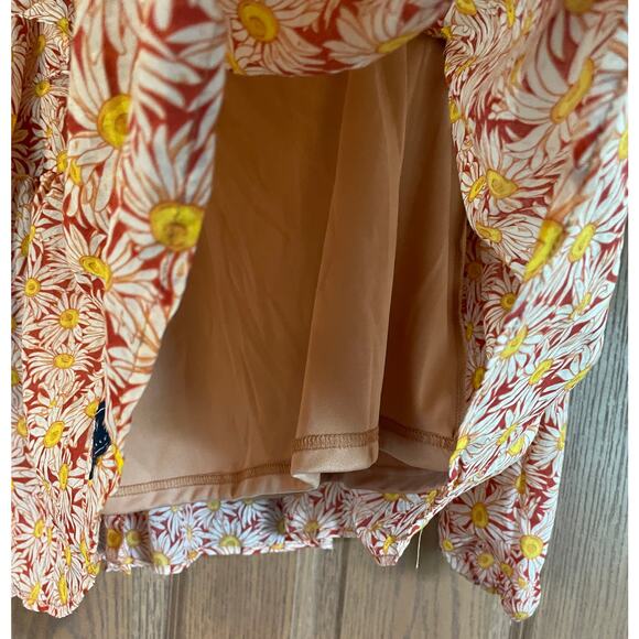 Simply Southern Floral Hobo Long Sleeve Size Medium With Ruffles PTP 18.5” - Picture 4 of 7